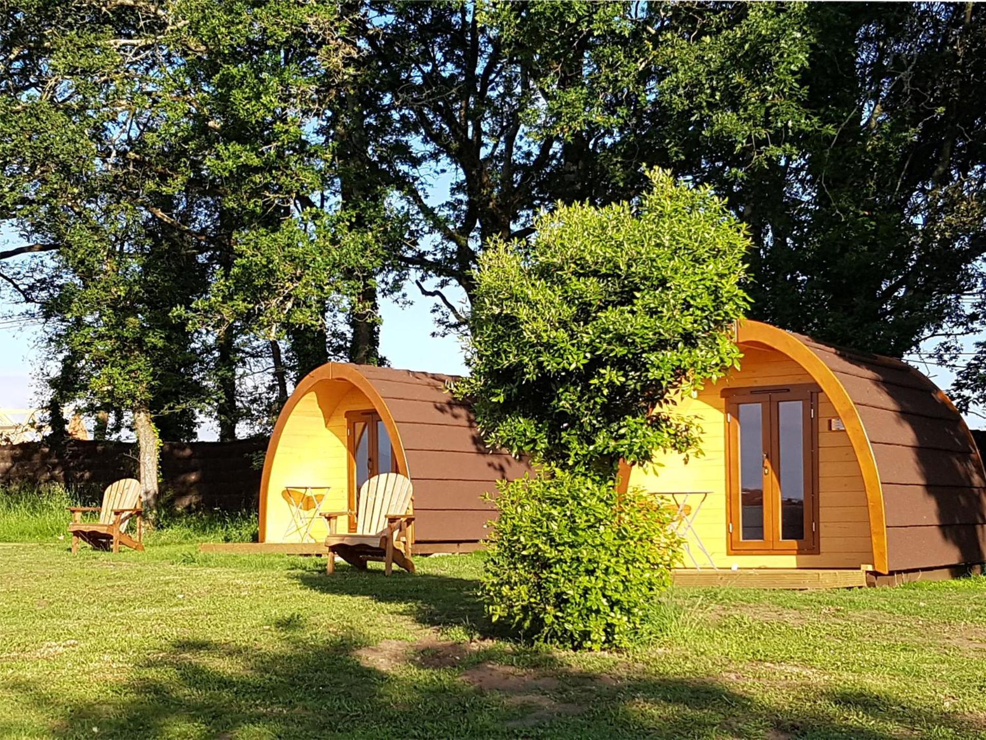 באדן Gites & Tiny Houses Les Hauts De Toulvern חדר תמונה
