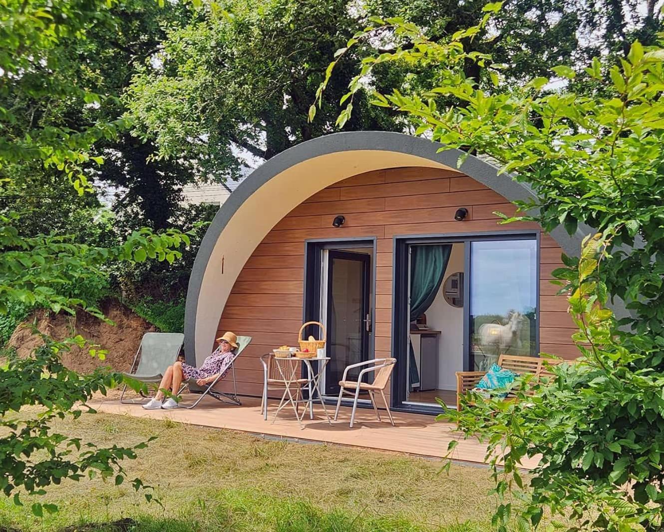 באדן Gites & Tiny Houses Les Hauts De Toulvern חדר תמונה